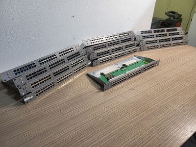 Los 59 - 48-Port-Switches (13x)