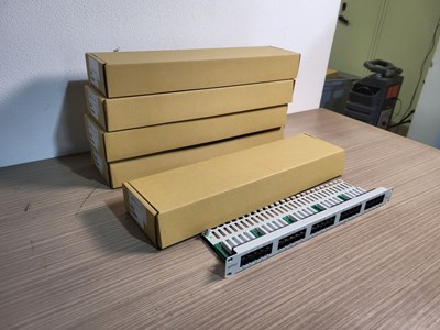 Los 63 - 50-Port-Patch-Panels (5x)