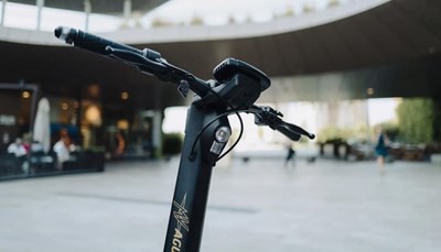 Los 121 - Elektro-Roller / E-Scooter