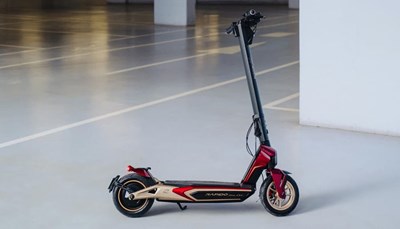 Los 121 - Elektro-Roller / E-Scooter