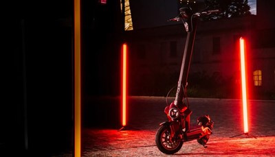 Los 121 - Elektro-Roller / E-Scooter