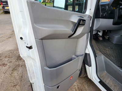 Los 381 - Transporter mit Hebebühne