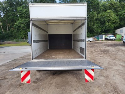 Los 381 - Transporter mit Hebebühne