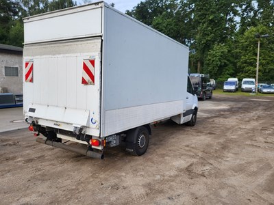 Los 381 - Transporter mit Hebebühne