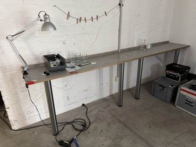 Los 51 - Arbeitsplatte auf Beinen