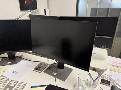 Los 126 - 27"-Monitor