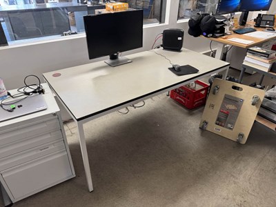 Los 165 - Arbeitstisch