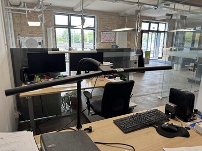 Los 201 - LED-Arbeitsplatzleuchte