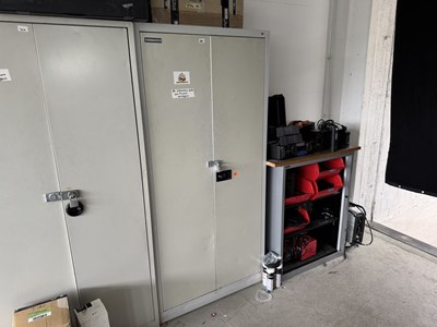 Los 330 - Stahlblechschrank