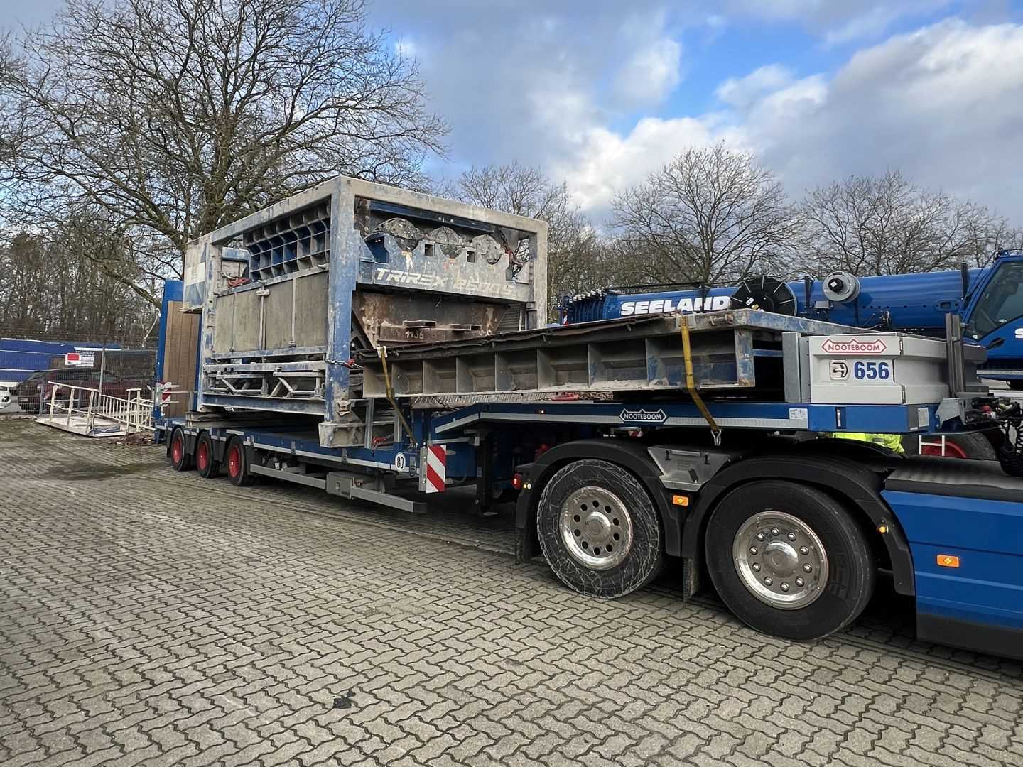 Los 2 - Stationärer Dreiwellenzerkleinerer