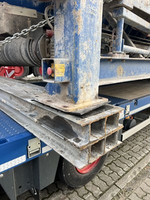 Los 2 - Stationärer Dreiwellenzerkleinerer