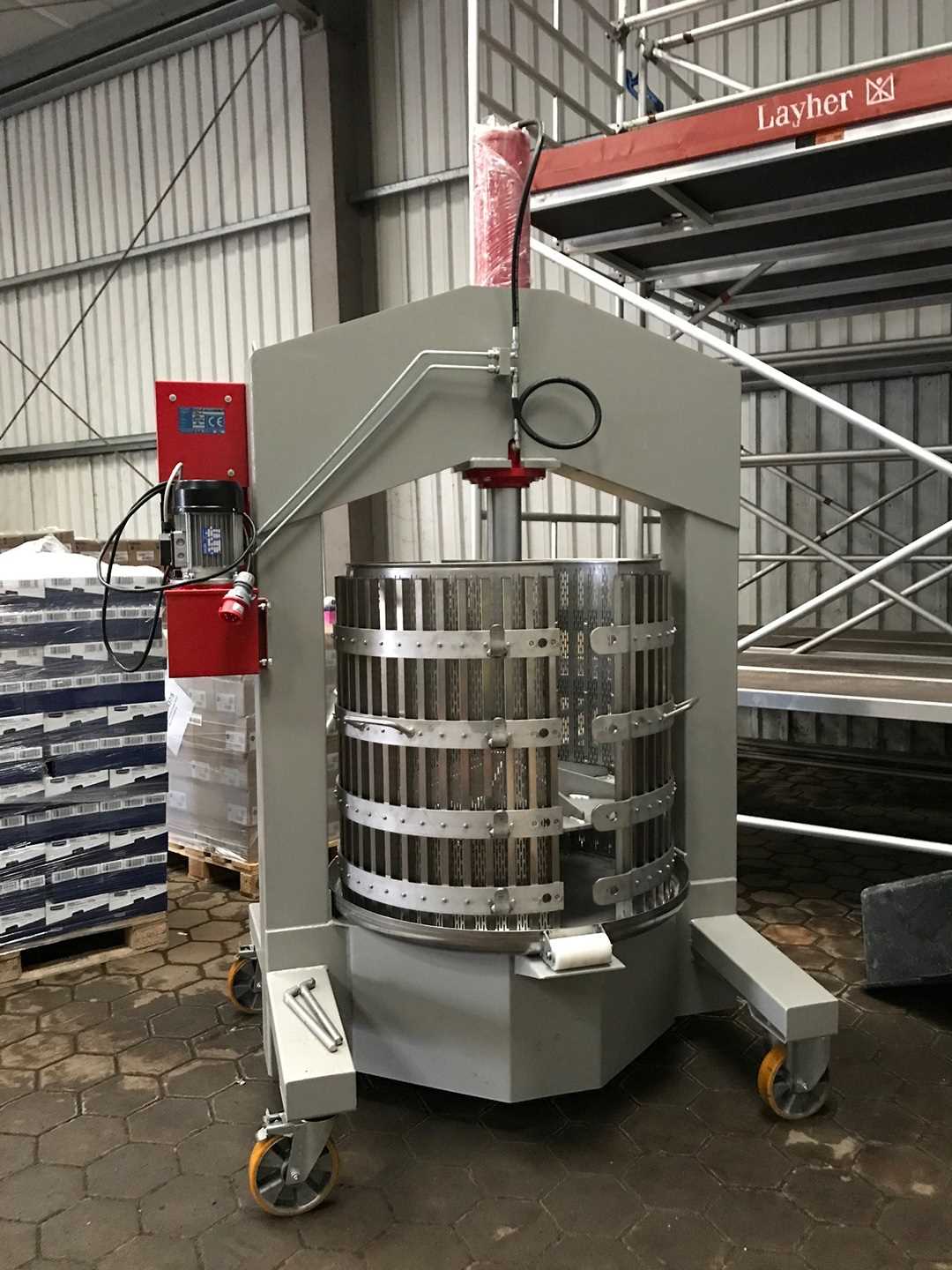 Los 4 - Elektrohydraulische Obst- und Beerenpresse