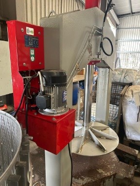 Los 4 - Elektrohydraulische Obst- und Beerenpresse