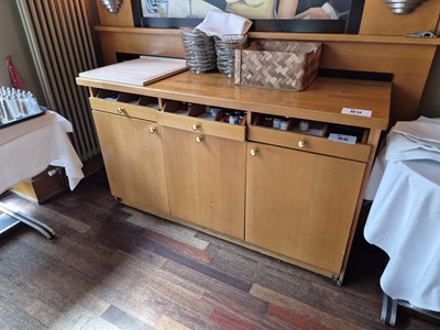 Los 89 - Besteckschrank