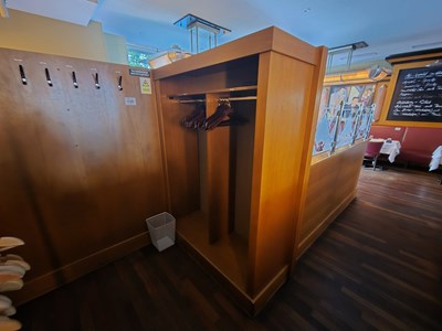 Los 129 - Garderobe