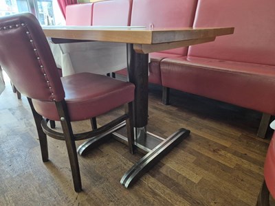 Los 138 - Posten Bistrotische