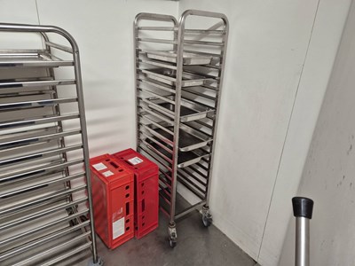 Los 242 - Tablettwagen (3x)