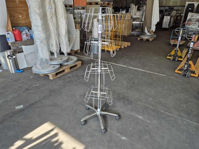 Los 372 - Postkartenständer auf Rollen