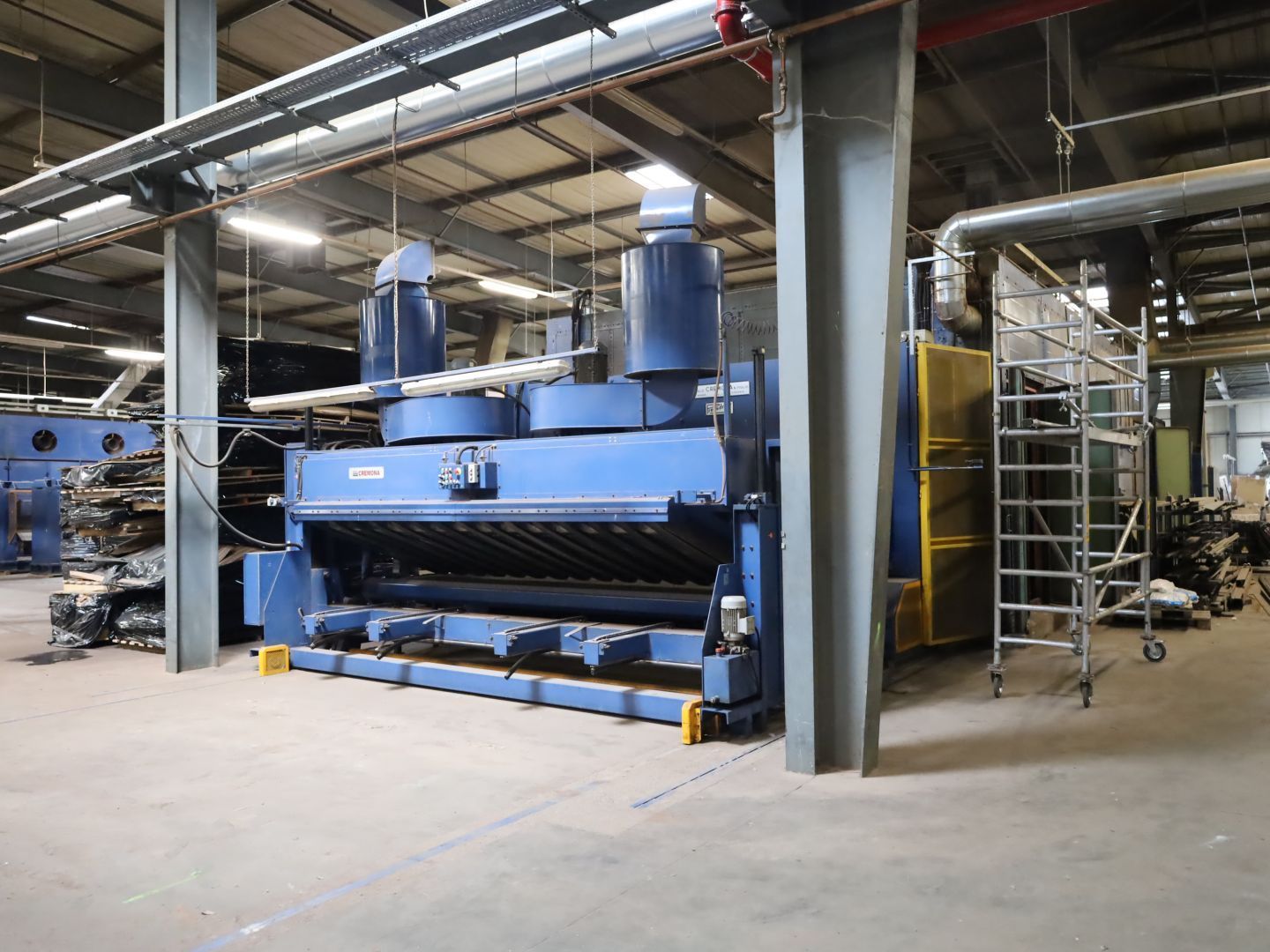 Produktionsanlagen und Werkstatttechnik aus der Holz- und Furnierbearbeitung