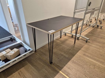 Los 106 - Schreibtisch