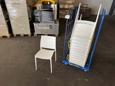 Los 499 - Stapelstühle (12x)