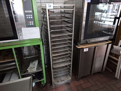 Los 19 - Tablettwagen