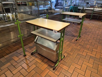 Los 100 - Stehtisch mit Mülleimer