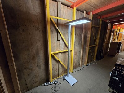 Los 15 - Stehleuchte