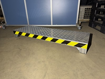 Los 28 - Arbeitspodest / Trittplattform