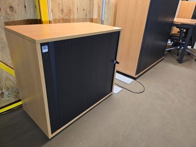 Los 31 - Querrollladenschrank