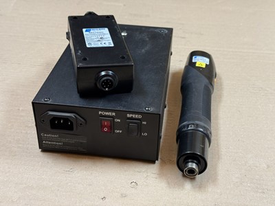 Los 79 - Elektroschrauber mit Controller und Netzteil