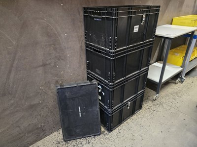 Los 89 - Eurobehälter mit Deckel (4x)