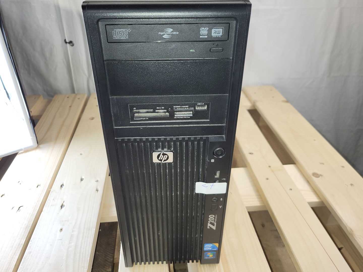 Los 341 - Computer HP z200 Workstation