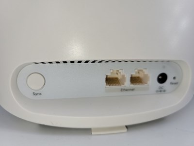 Los 353 - Router Netgear orbi AX1800