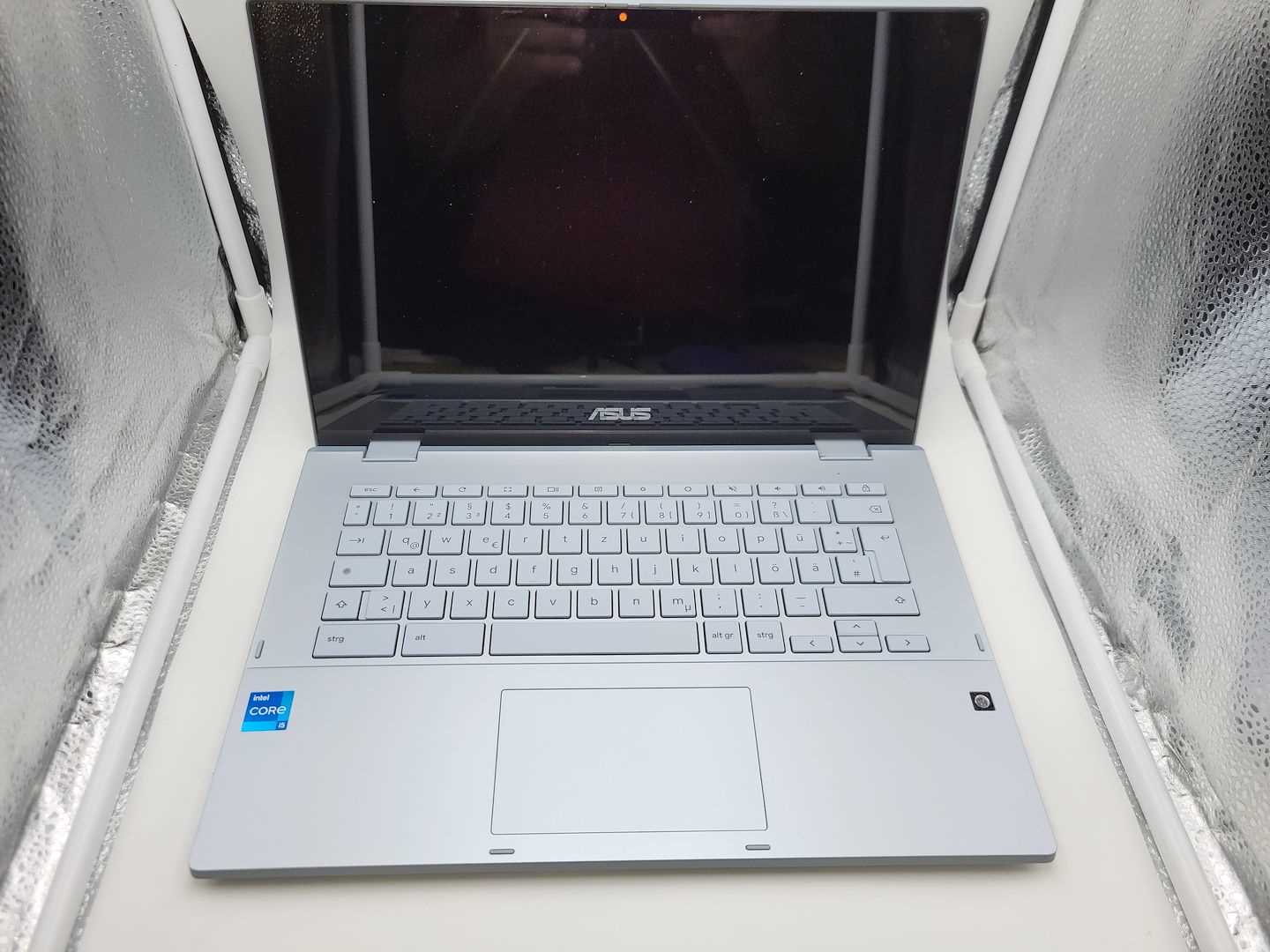 Los 250 - Notebook Asus Flip CM3 CX3400FMA-E10026