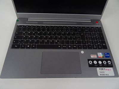 Los 67 - Notebook Medion Akoya E16401