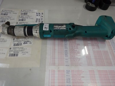 Los 2603 - Akku-Winkelschrauber MAKITA DFL301FZ (13x)