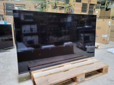 Los 31 - 65"-LED 4K UHD TV