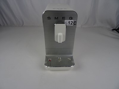 Los 37 - Kaffeevollautomat SMEG BCC01 RDMEU