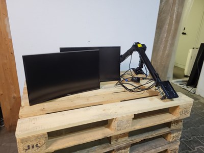 Los 2 - 24"-Curved-Monitore (2x)