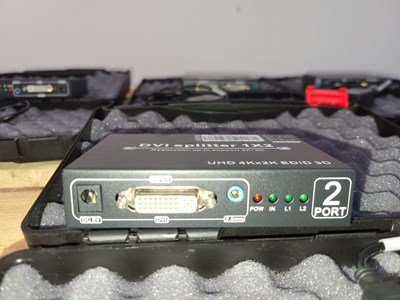 Los 15 - 2-Port DVI-Splitter (4x)