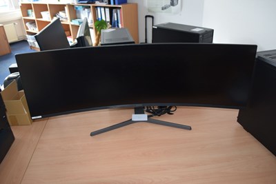 Los 130 - Curved-Monitor
