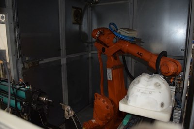 Los 242 - Reinigungs-Roboterzelle CARAT
