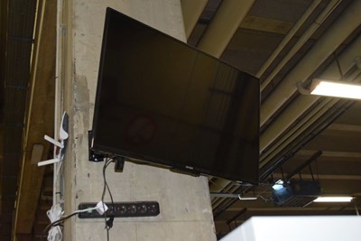 Los 154 - 43"-LCD-Monitor